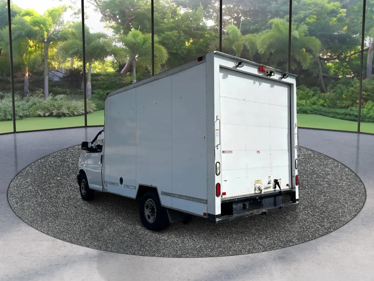 Used 2018 Chevrolet Express 3500 w/ Power Convenience Package RWD image 7
