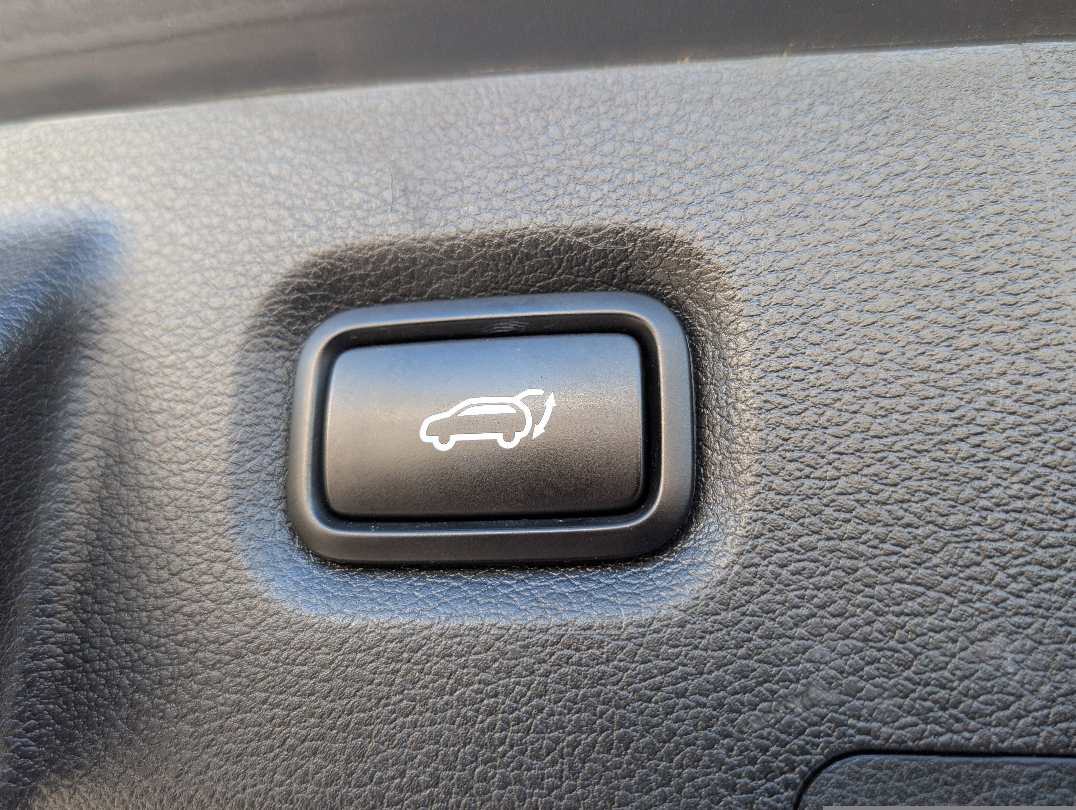 Used 2019 Hyundai Santa Fe Limited image 13