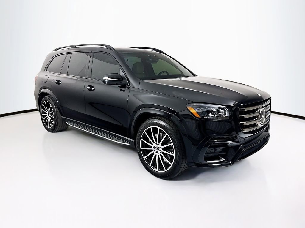 Used 2025 Mercedes-Benz GLS 450 4MATIC image 3