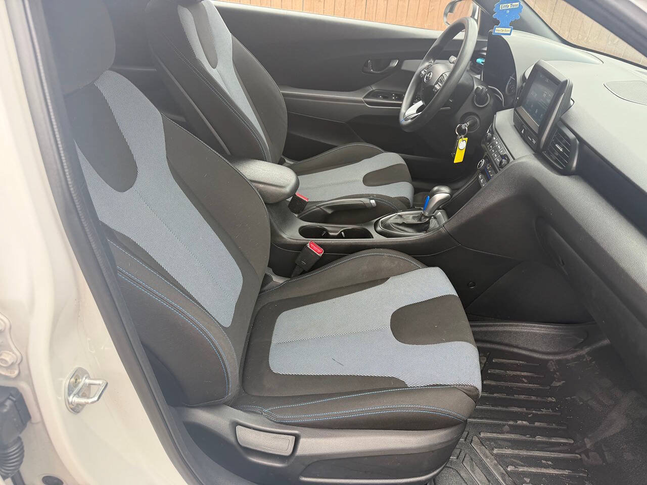 Used 2019 Hyundai Veloster 2.0 FWD image 12