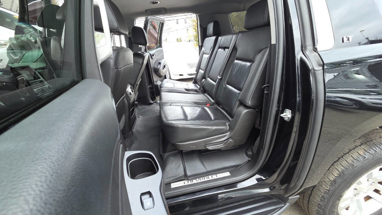 Used 2019 Chevrolet Suburban LT AWD/4WD image 32