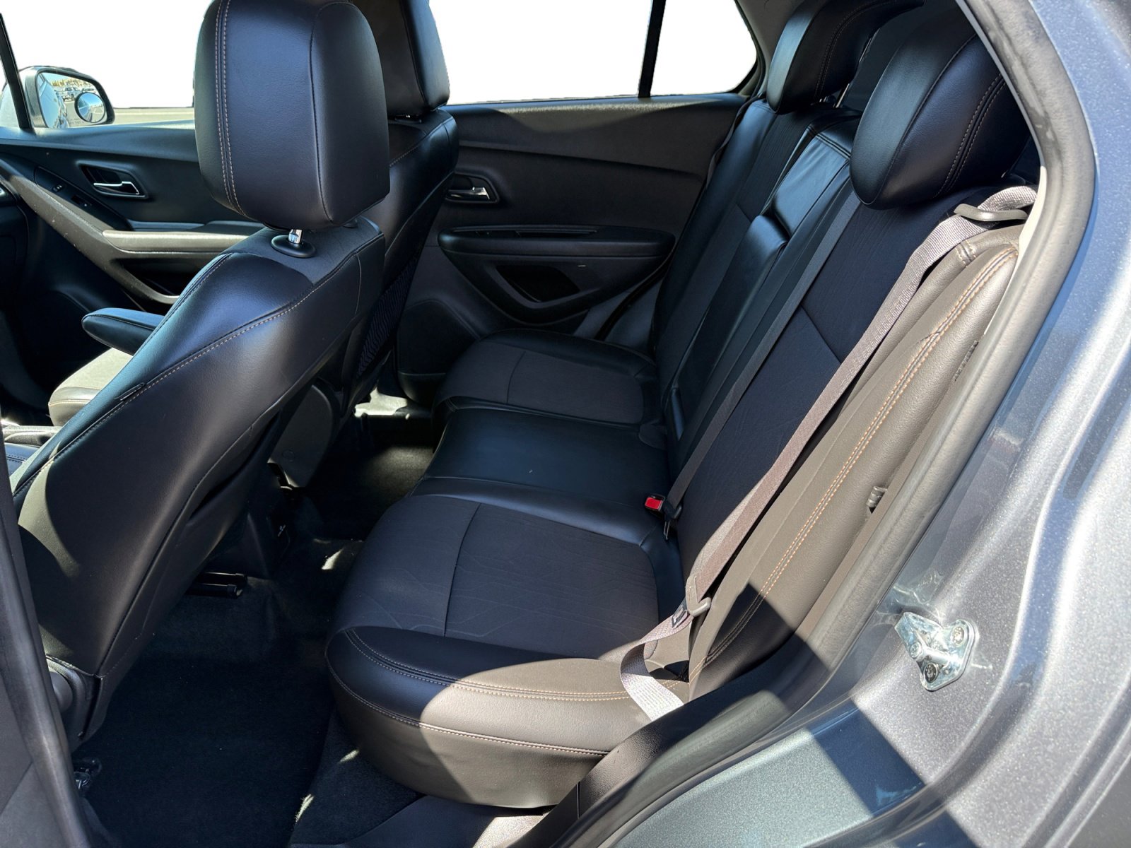 Used 2019 Chevrolet Trax LT w/ LT Convenience Package FWD image 16