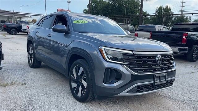 Used 2024 Volkswagen Atlas Cross Sport SE image 7