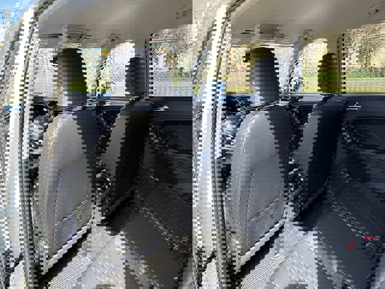 Used 2024 Volkswagen Tiguan SE image 13