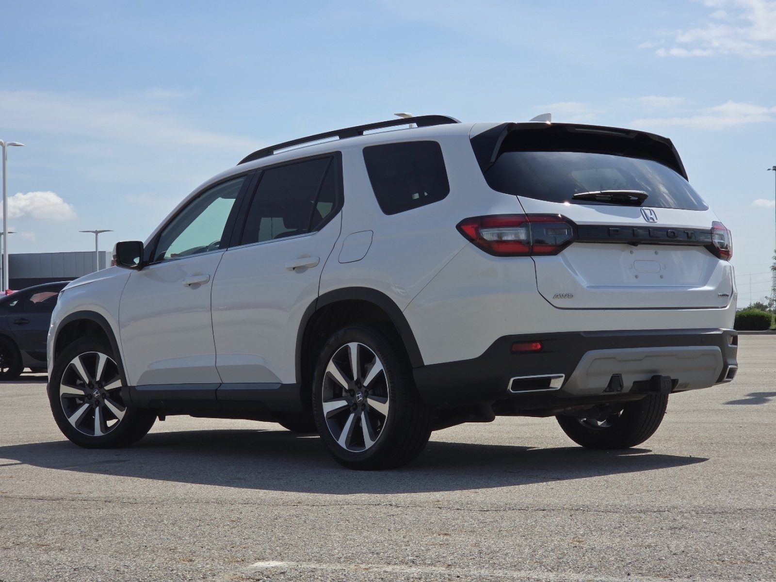 Used 2023 Honda Pilot Touring image 17