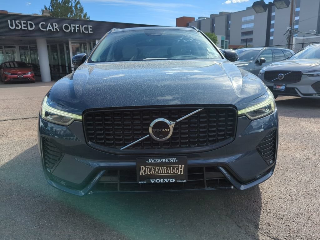 Used 2023 Volvo XC60 B5 Plus w/ Climate Package AWD/4WD image 2