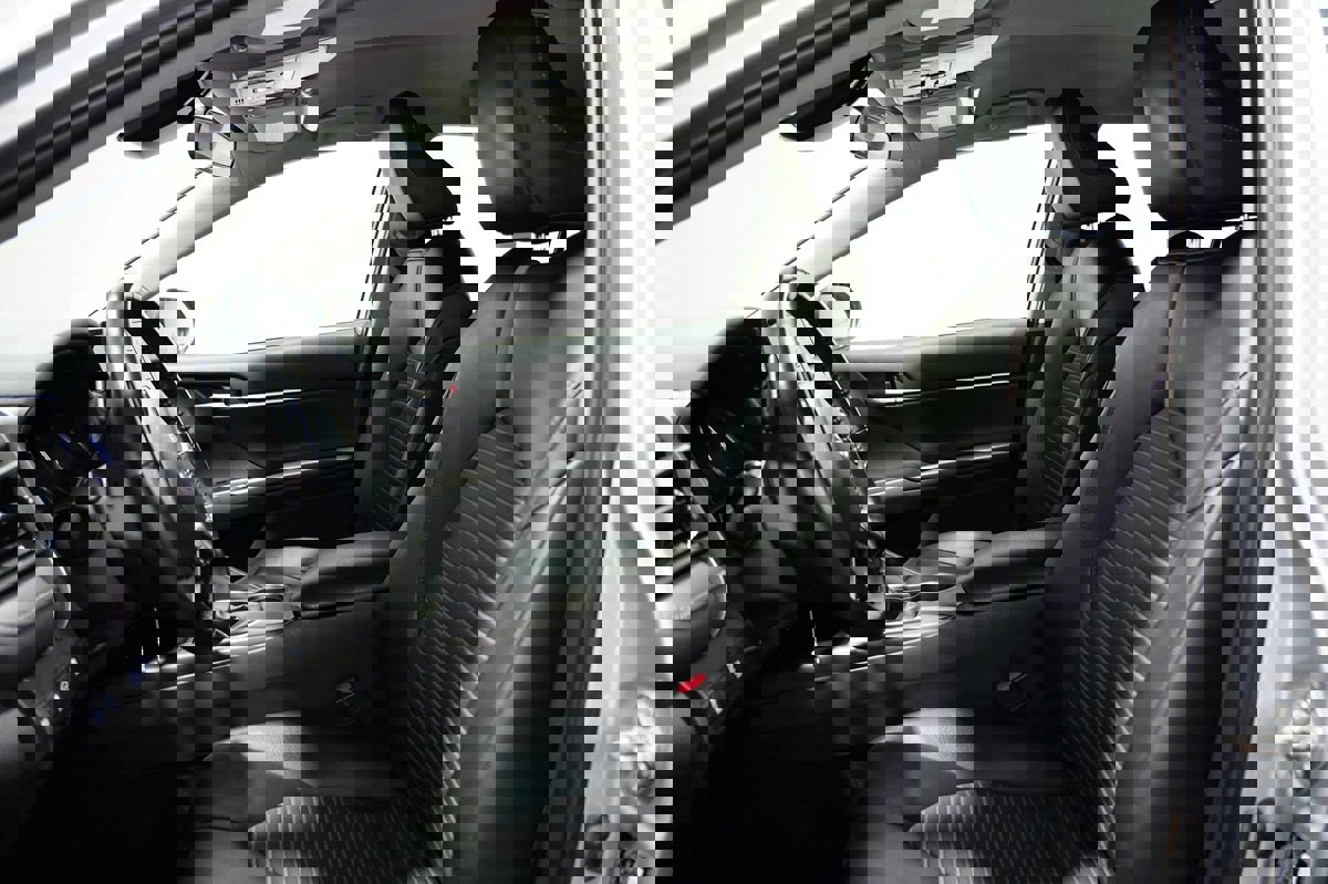 Used 2021 Toyota Camry SE w/ Carpet Mat Package (TMS) image 14