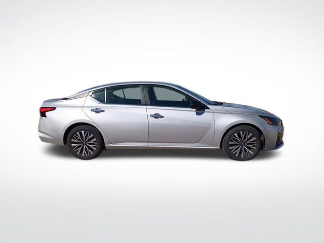 Used 2024 Nissan Altima 2.5 SV image 7