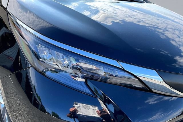 Used 2026 Toyota Sienna XLE FWD image 31