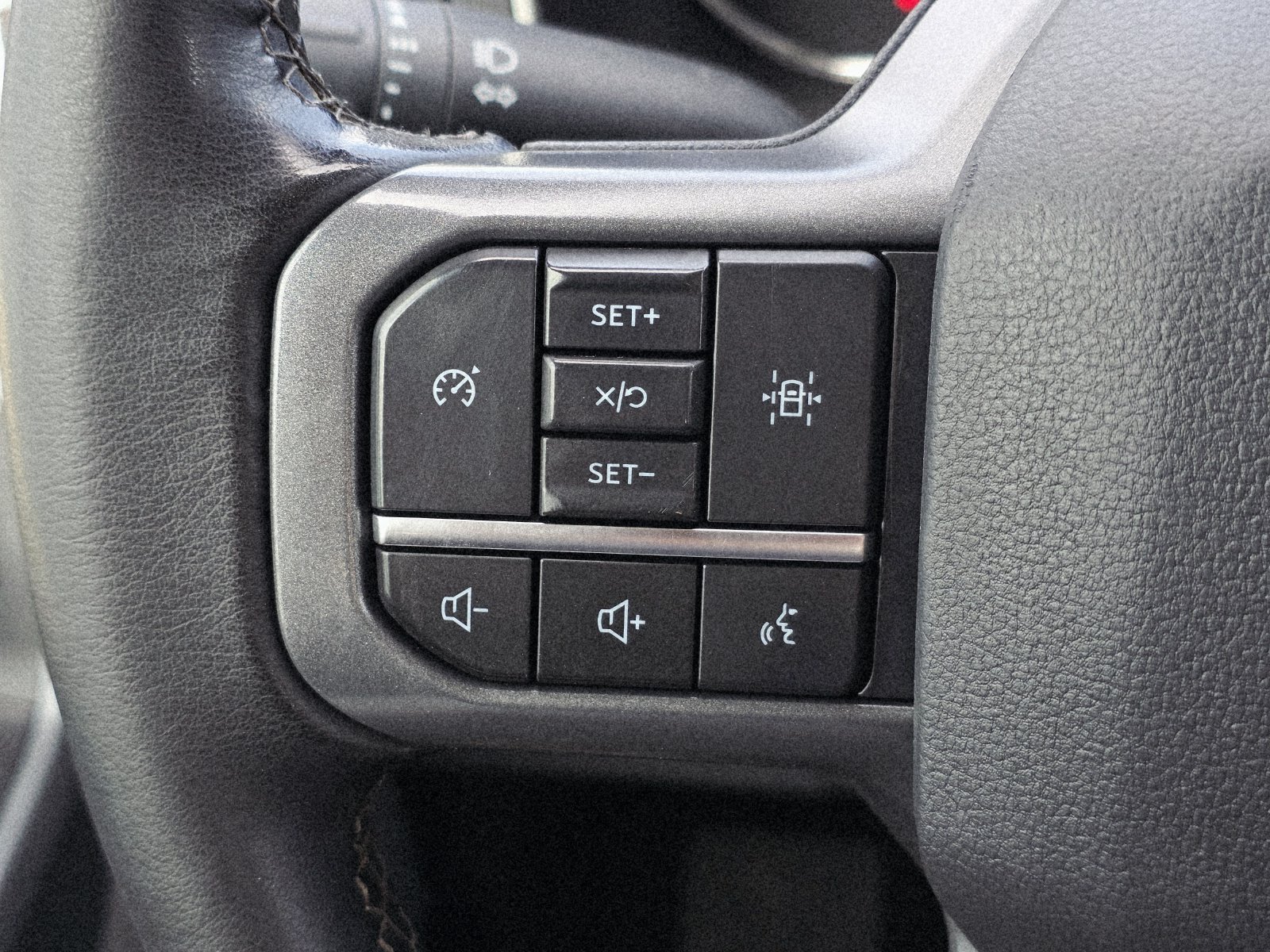 Used 2023 Ford F150 XLT w/ Equipment Group 302A High RWD image 27
