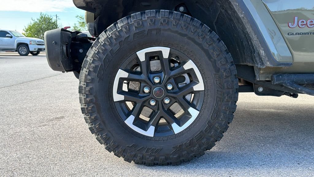 Used 2025 Jeep Gladiator Rubicon image 12