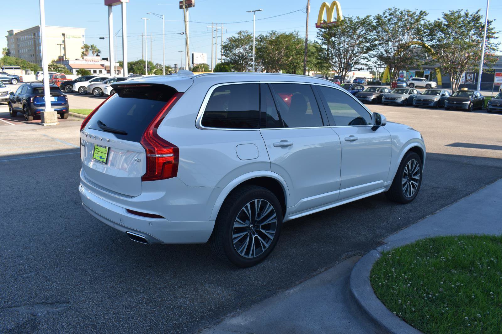 Used 2021 Volvo XC90 T5 Momentum w/ Protection Package Premier FWD image 13