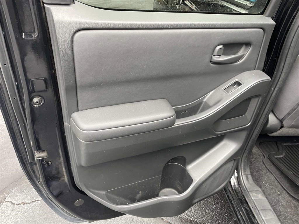Certified 2022 Nissan Frontier S image 15