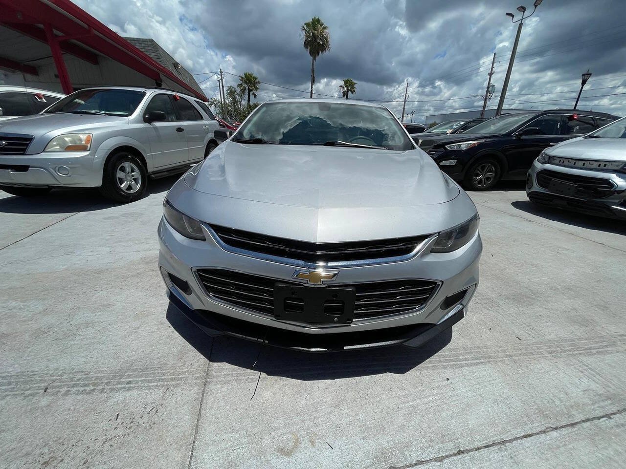 Used 2018 Chevrolet Malibu LS FWD image 1