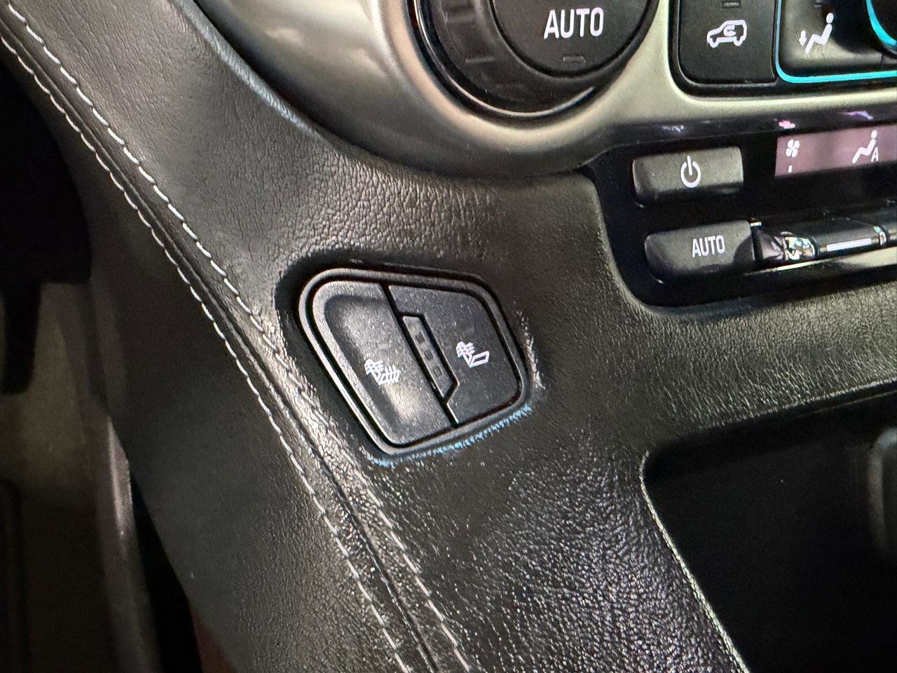 Used 2018 Chevrolet Tahoe LT AWD/4WD image 35
