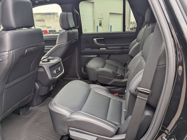 New 2025 Ford Expedition Platinum w/ Stealth Performance Package image 9