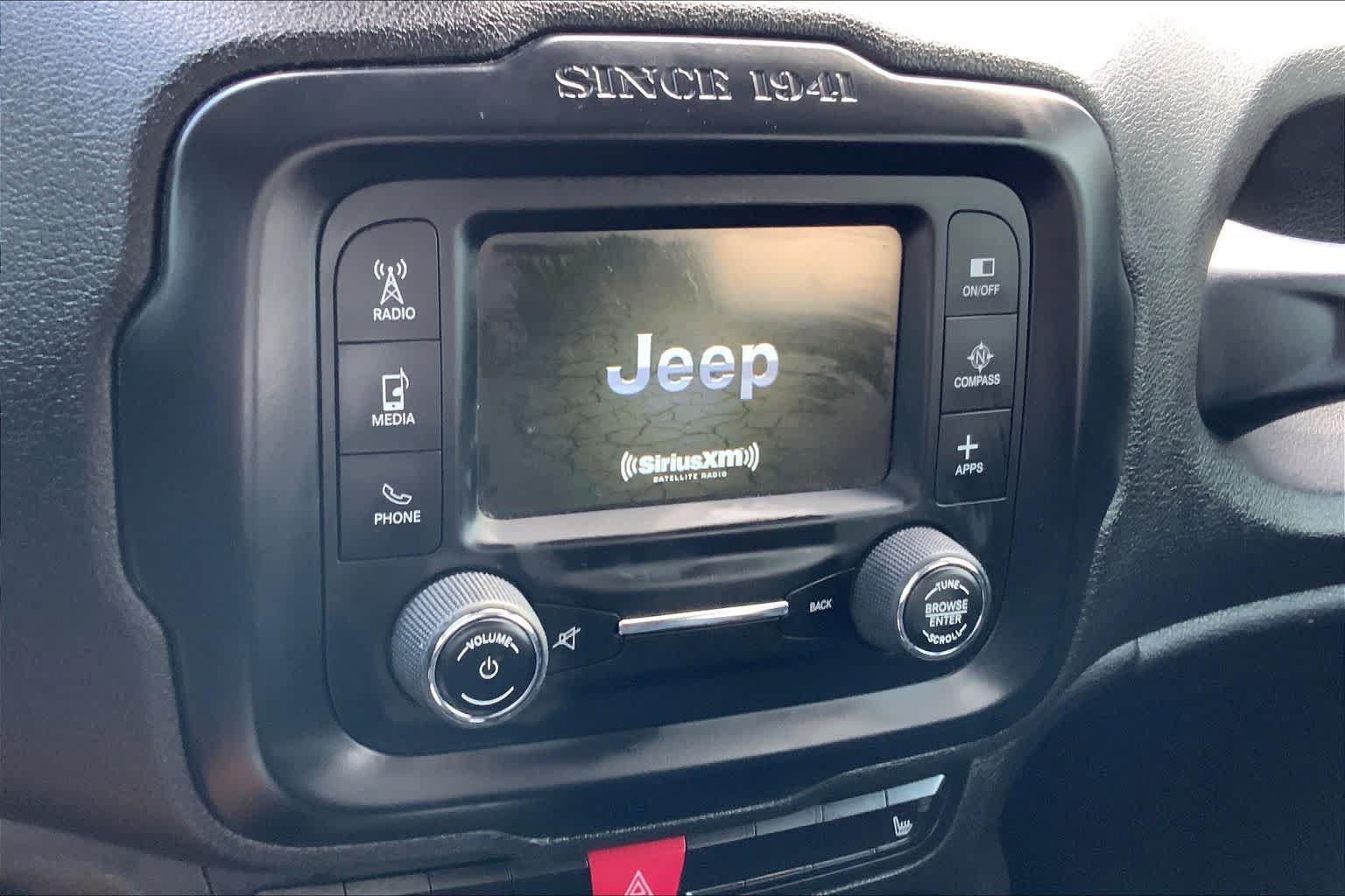 Used 2016 Jeep Renegade Limited FWD image 33