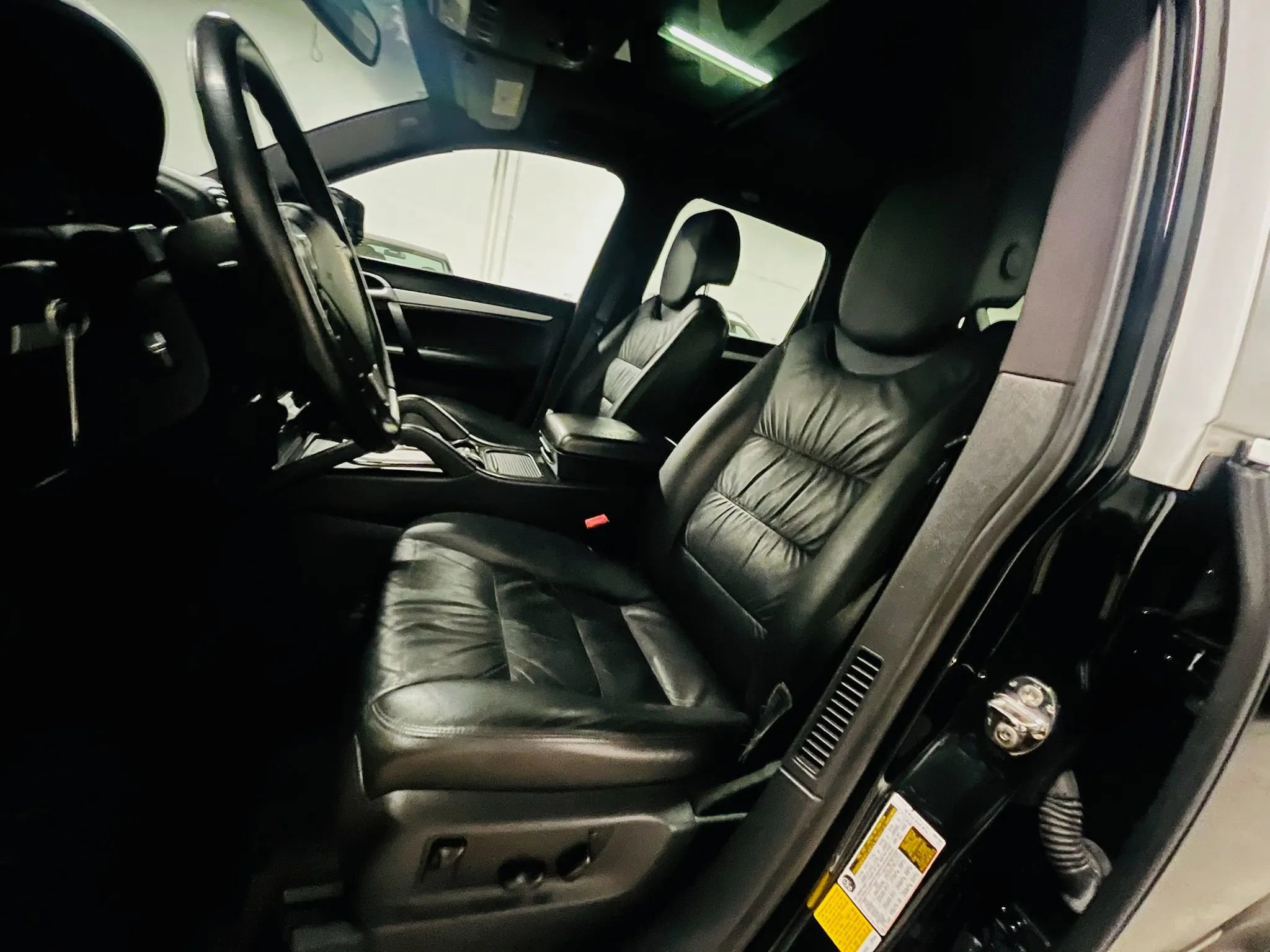 Used 2010 Porsche Cayenne image 14