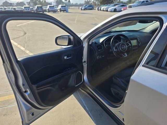 Used 2018 Jeep Compass Limited w/ Navigation Group FWD image 36