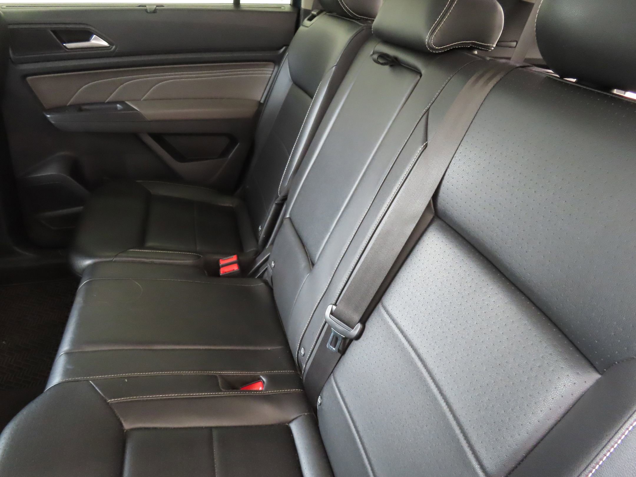 Used 2021 Volkswagen Atlas SE FWD image 20