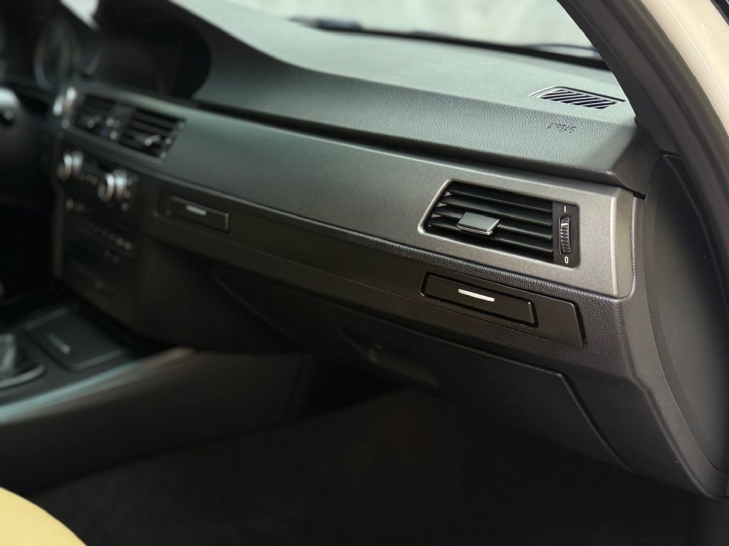 Used 2011 BMW M3 Sedan image 28