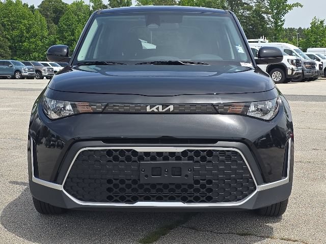 Used 2025 Kia Soul LX w/ LX Technology Package FWD image 8