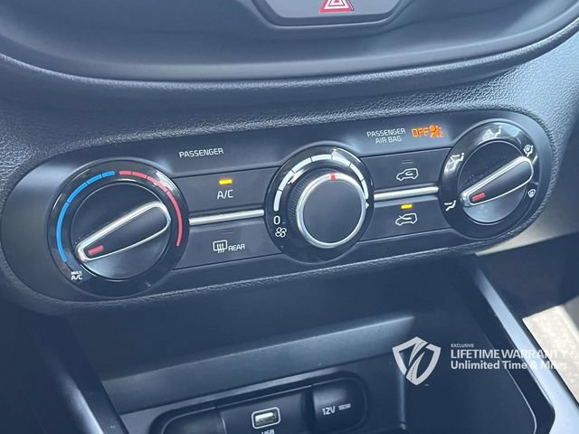 Used 2025 Kia Soul LX w/ LX Technology Package FWD image 34