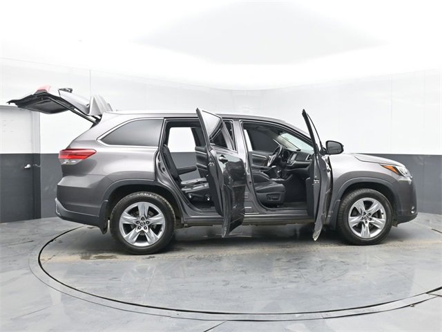 Used 2017 Toyota Highlander Limited image 55