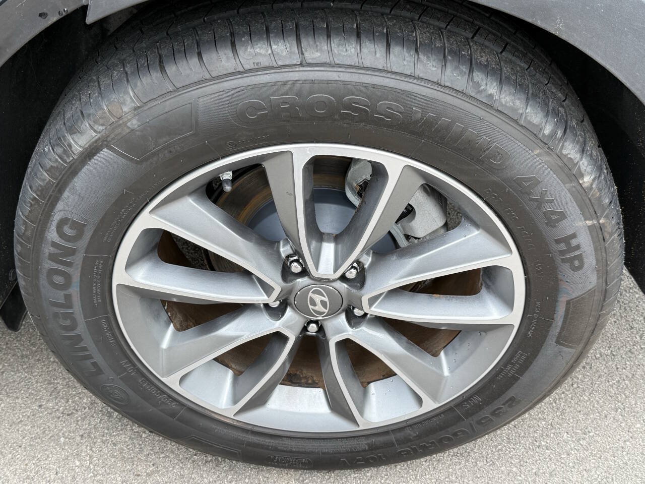 Used 2017 Hyundai Santa Fe SE AWD/4WD image 27