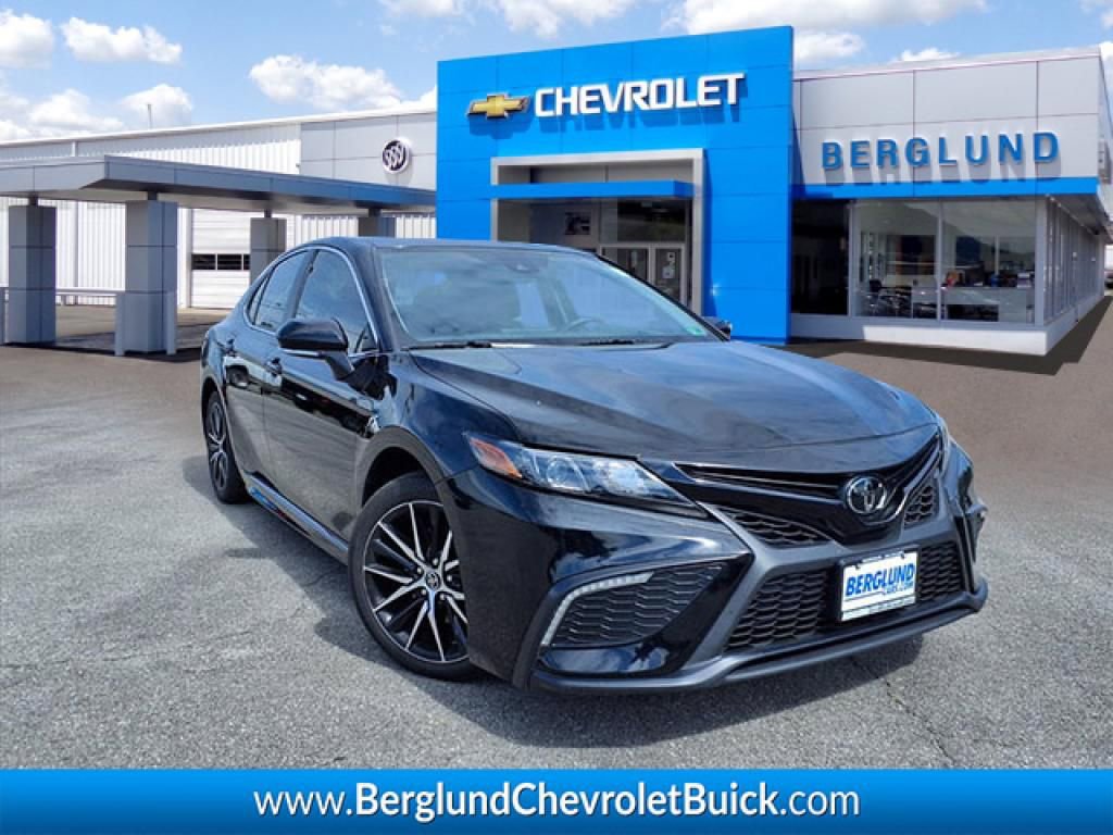 Used 2024 Toyota Camry SE