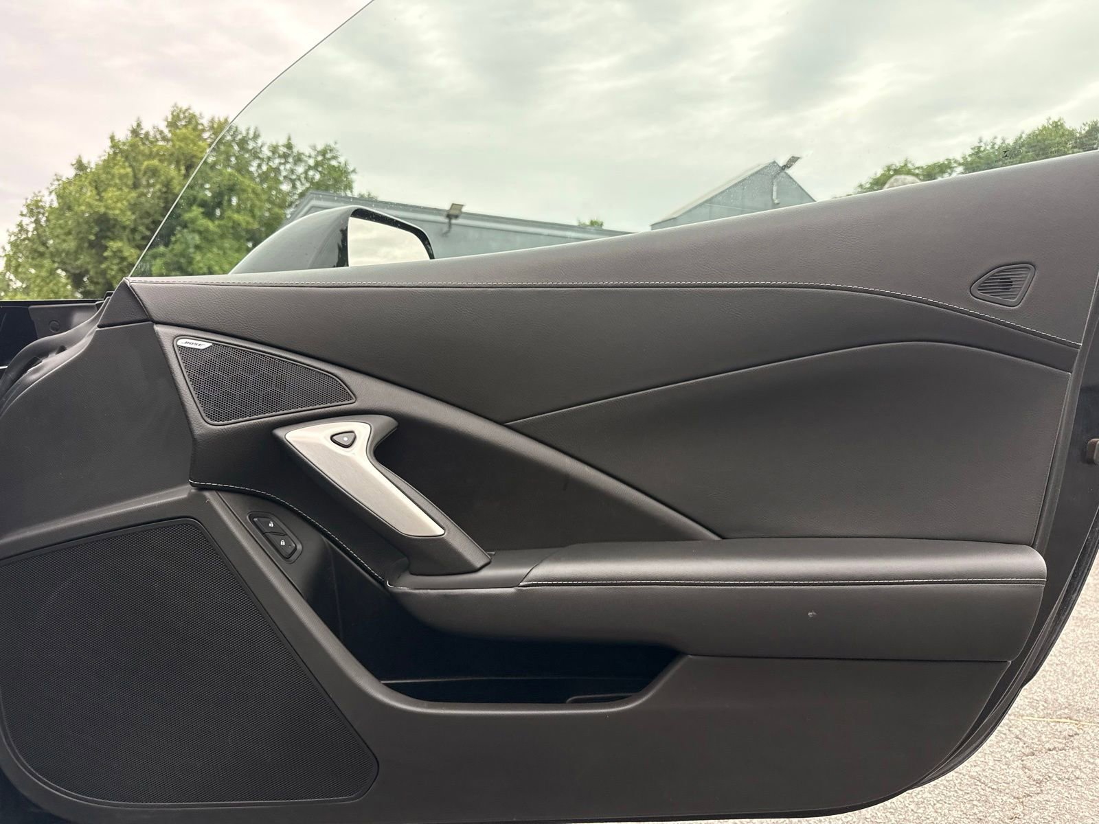 Used 2018 Chevrolet Corvette Stingray Coupe w/ 1LT RWD image 24