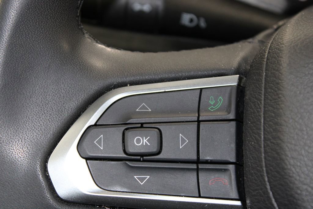 Used 2024 Jeep Compass Latitude image 18