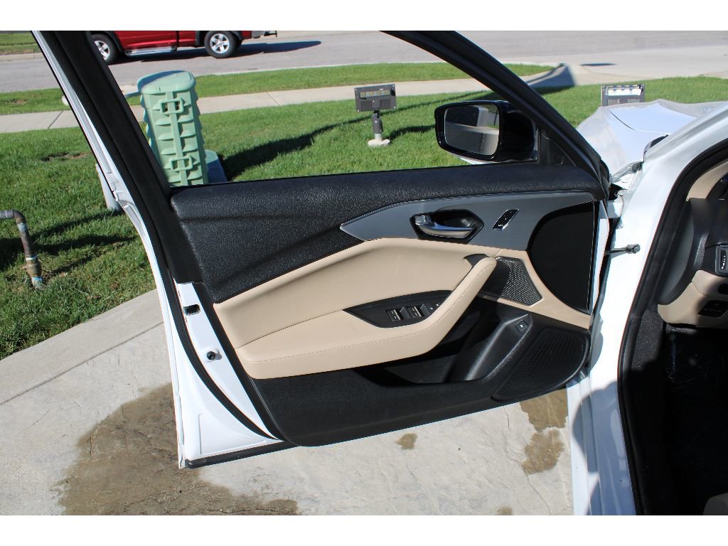 Used 2023 Acura TLX w/ Technology Package image 16