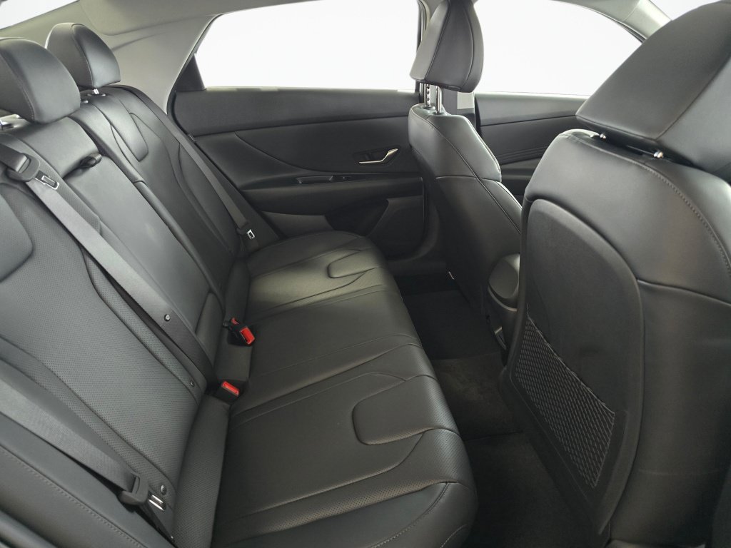 New 2026 Hyundai Elantra Limited FWD image 37