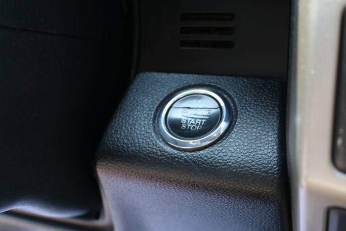 Used 2017 Ford F150 Lariat image 2