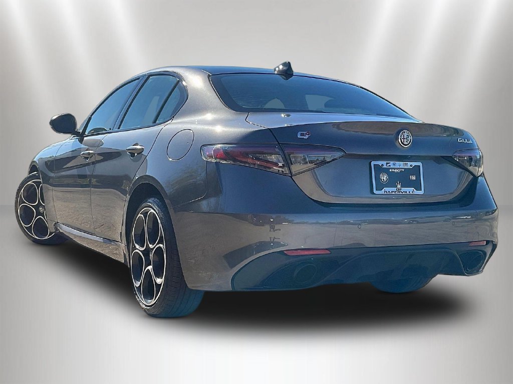 Used 2024 Alfa Romeo Giulia Veloce AWD/4WD image 4