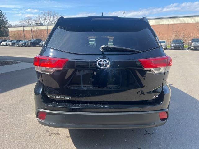 Used 2017 Toyota Highlander SE image 6
