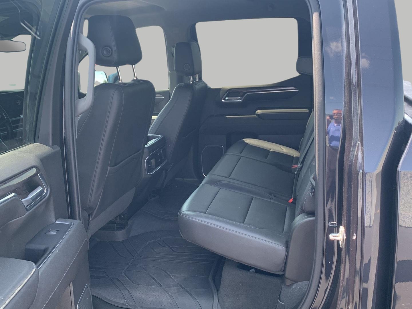 Used 2023 Chevrolet Silverado 1500 LTZ w/ LTZ Convenience Package II AWD/4WD image 23