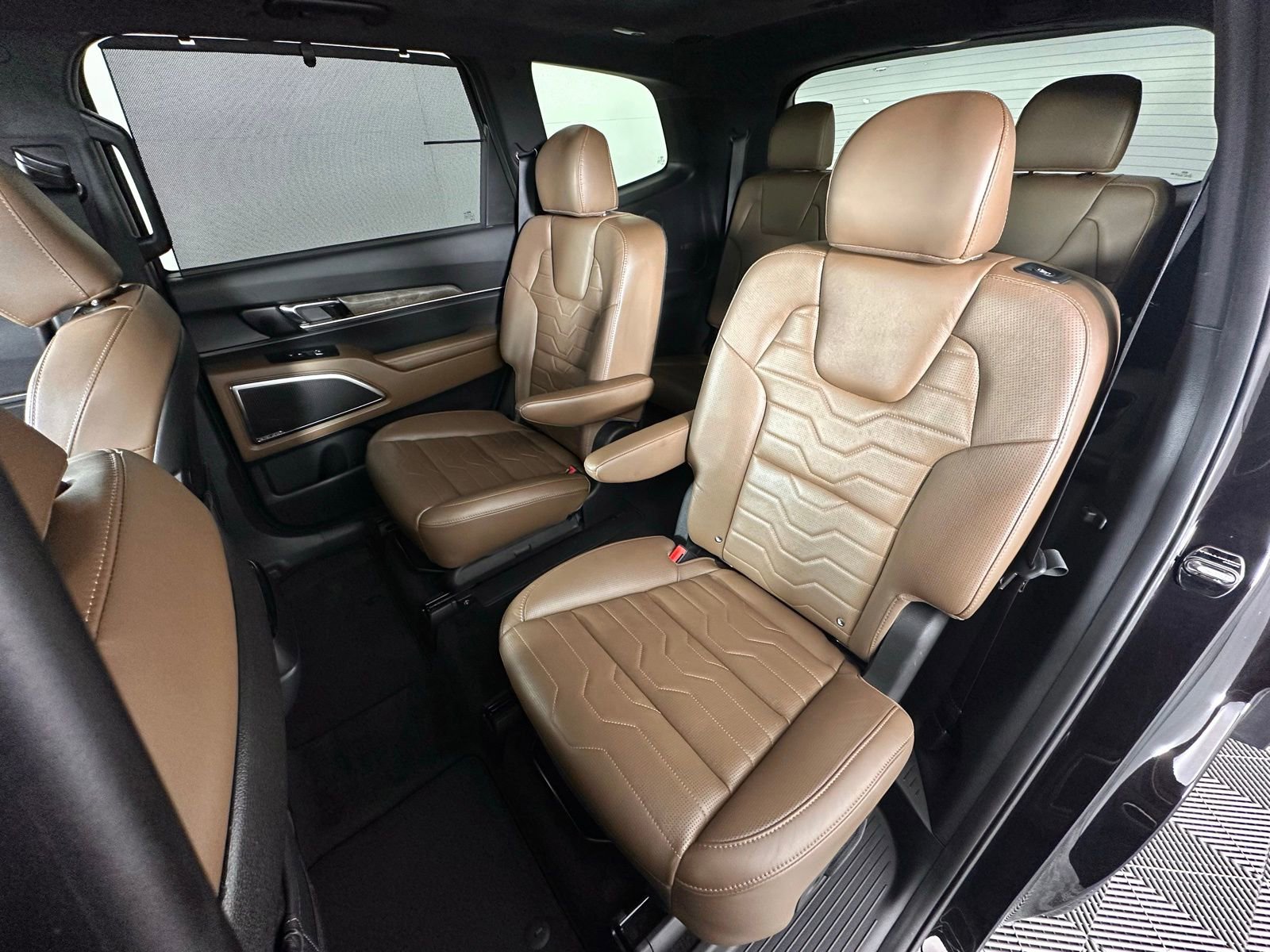 Used 2020 Kia Telluride SX w/ SX Prestige Package image 32