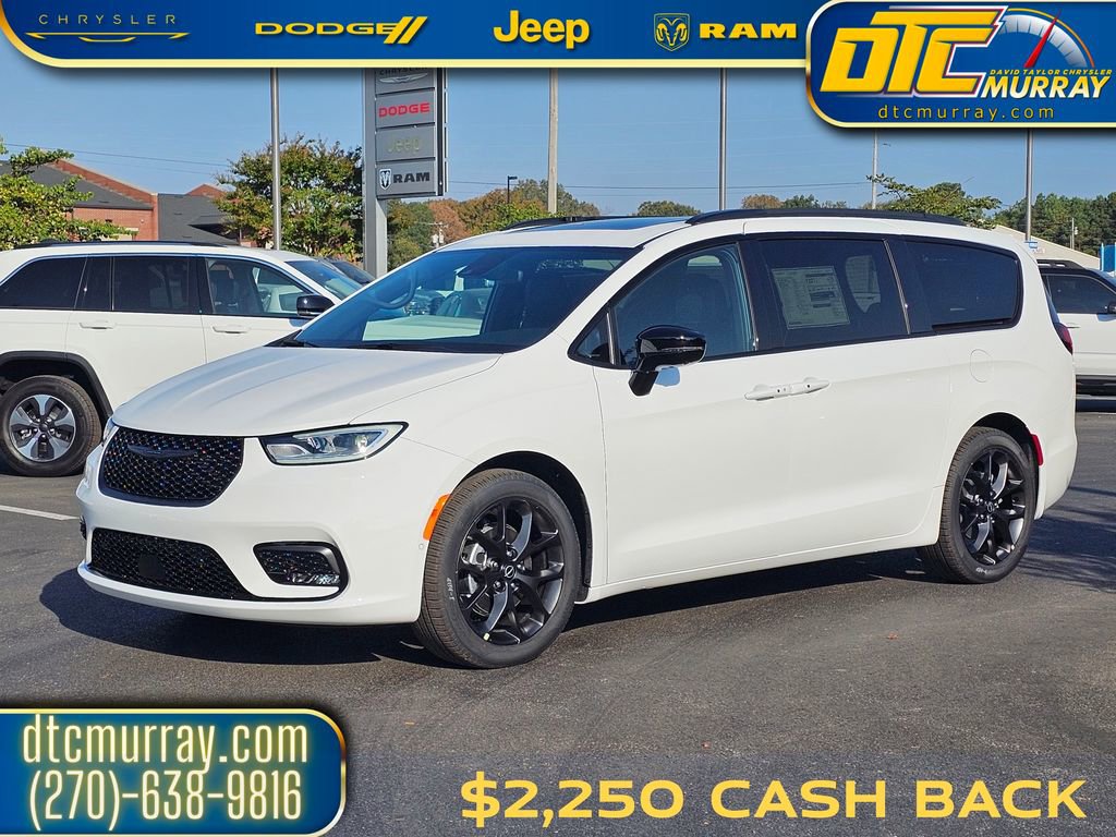 New 2026 Chrysler Pacifica Limited image 2