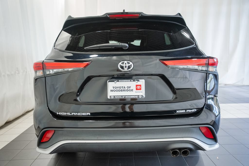 Used 2022 Toyota Highlander XSE AWD/4WD image 5