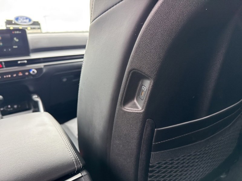 Used 2025 Kia Sorento S image 22