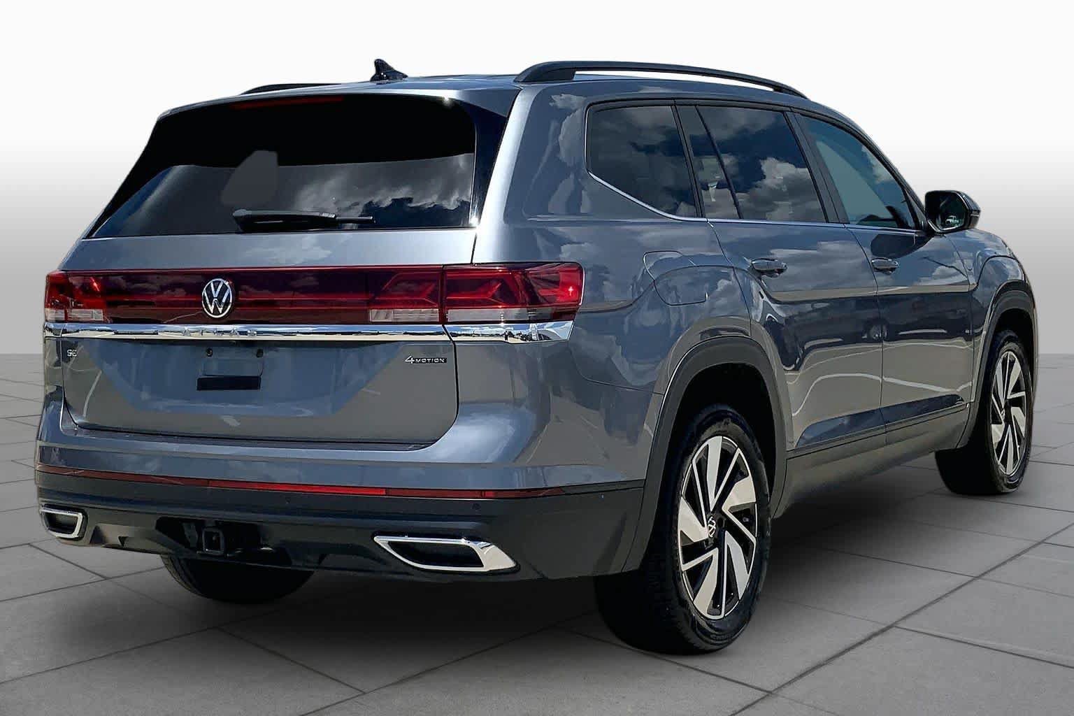 Used 2024 Volkswagen Atlas SE AWD/4WD image 13