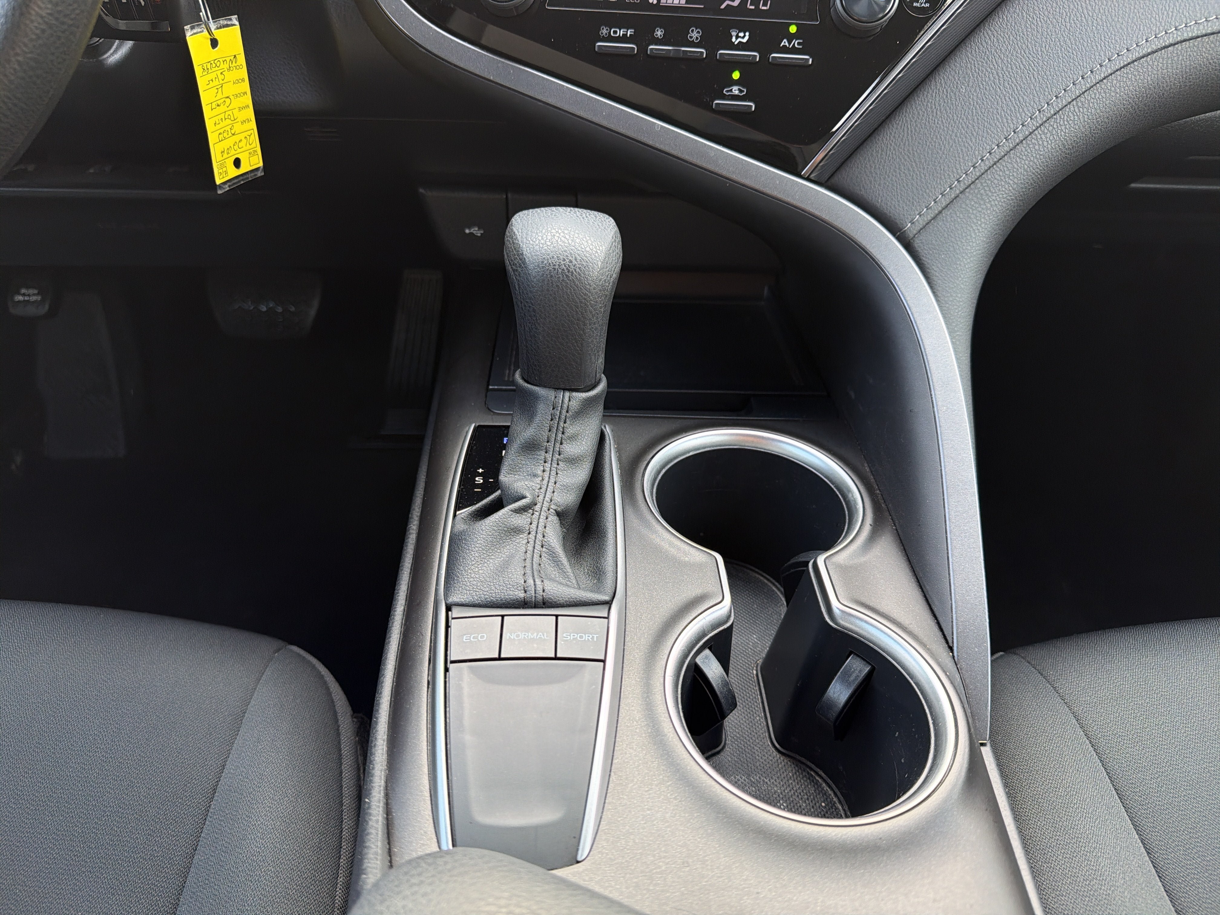 Used 2022 Toyota Camry LE w/ Carpet Mat Package (TMS) FWD image 21