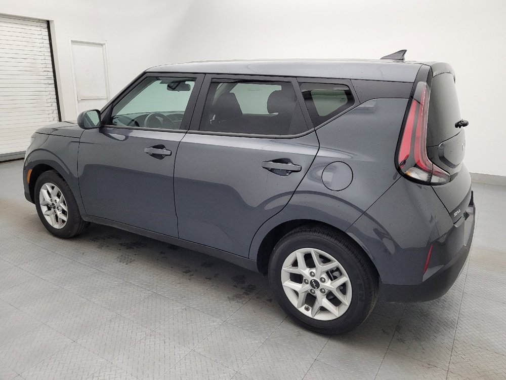 Used 2025 Kia Soul LX image 3