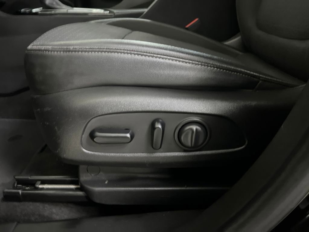 Used 2020 Buick Encore GX Select image 53