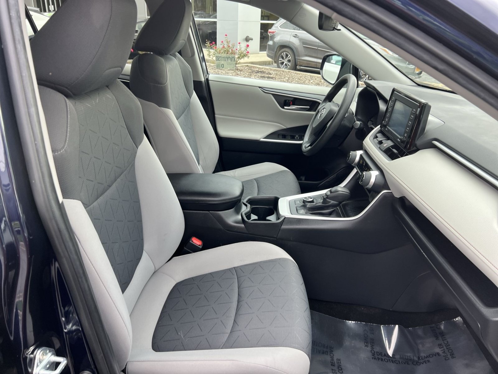 Used 2021 Toyota RAV4 XLE AWD/4WD image 25