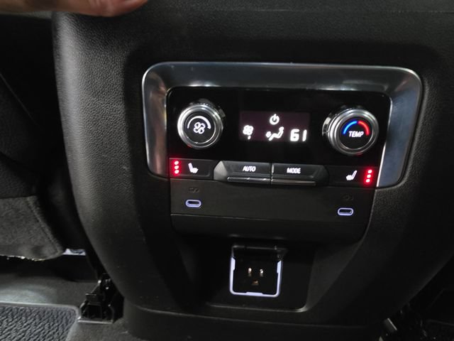 Used 2025 GMC Yukon XL Denali AWD/4WD image 24