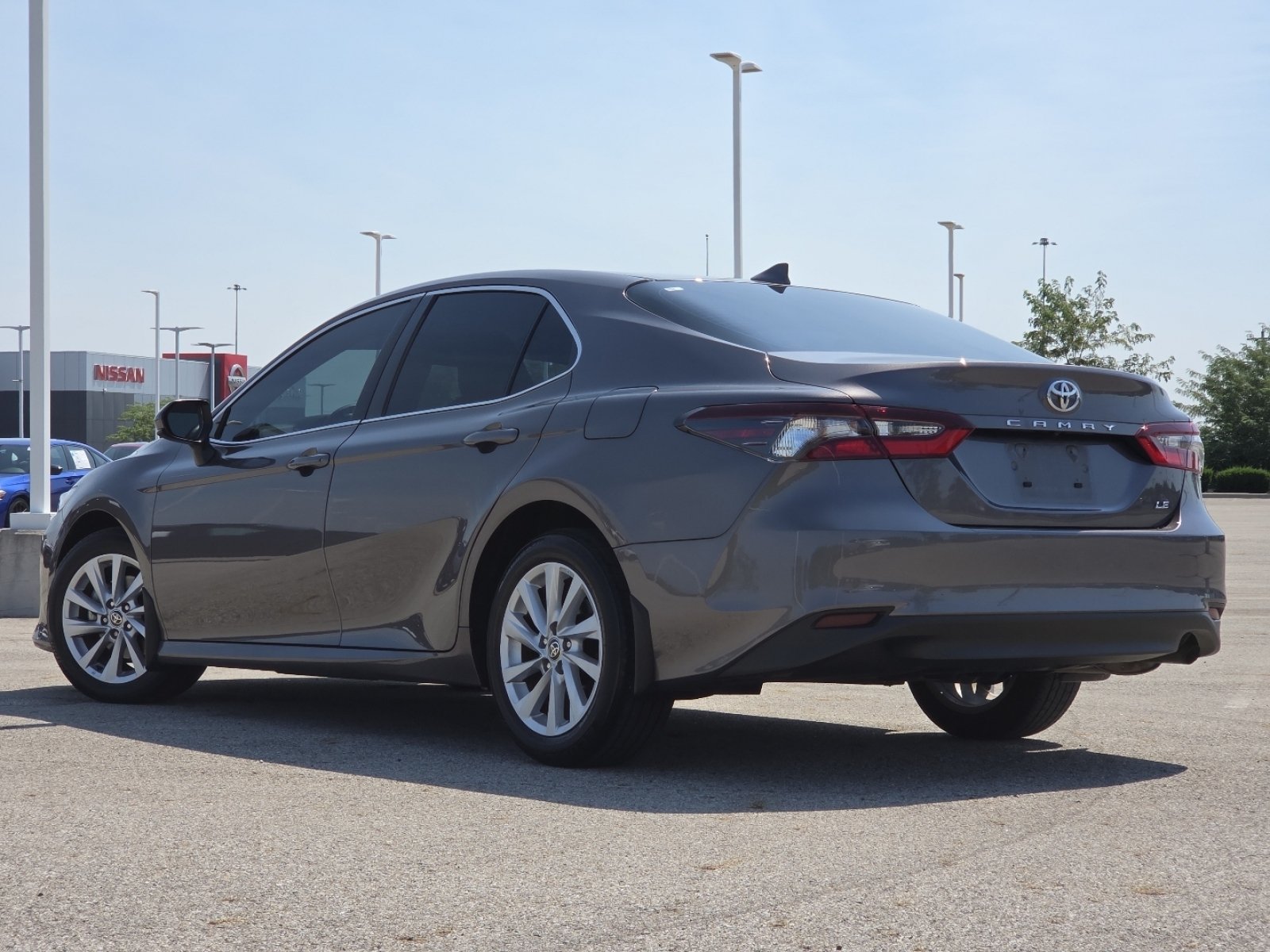 Used 2022 Toyota Camry LE w/ Carpet Mat Package (TMS) FWD image 16