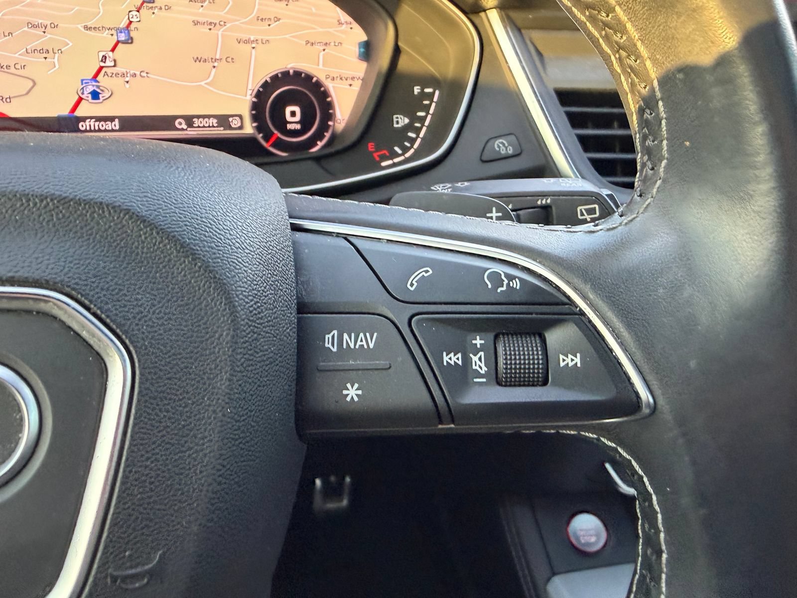 Used 2018 Audi SQ5 Premium Plus w/ Navigation Package AWD/4WD image 29